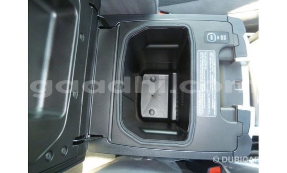 Acheter Import Voiture Toyota Land Cruiser Noir à Import - Dubai, Somalie Acheter Import Voiture Toyota Land Cruiser Noir à Import - Dubai, Somalie
