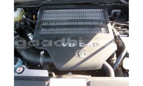 Acheter Import Voiture Toyota Land Cruiser Noir à Import - Dubai, Somalie Acheter Import Voiture Toyota Land Cruiser Noir à Import - Dubai, Somalie