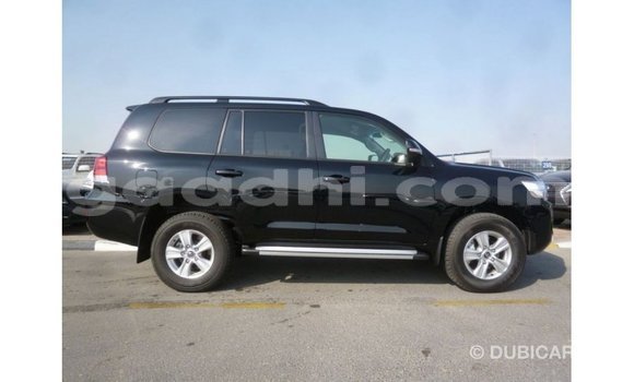 Acheter Import Voiture Toyota Land Cruiser Noir à Import - Dubai, Somalie Acheter Import Voiture Toyota Land Cruiser Noir à Import - Dubai, Somalie