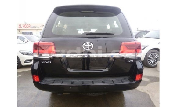 Acheter Import Voiture Toyota Land Cruiser Noir à Import - Dubai, Somalie Acheter Import Voiture Toyota Land Cruiser Noir à Import - Dubai, Somalie