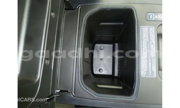Acheter Import Voiture Toyota Land Cruiser Noir à Import - Dubai, Somalie Acheter Import Voiture Toyota Land Cruiser Noir à Import - Dubai, Somalie