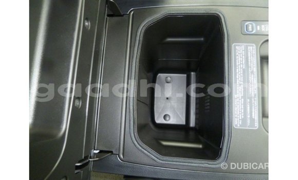 Acheter Import Voiture Toyota Land Cruiser Noir à Import - Dubai, Somalie Acheter Import Voiture Toyota Land Cruiser Noir à Import - Dubai, Somalie