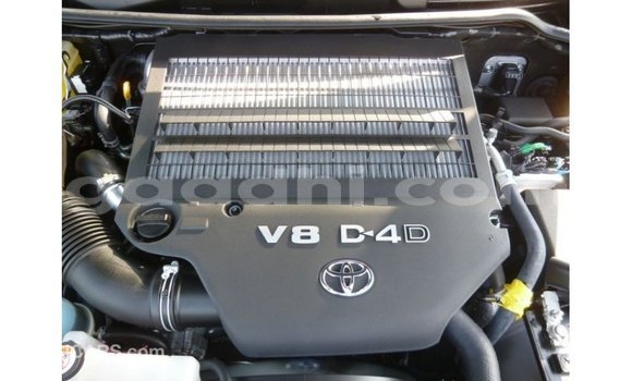 Acheter Import Voiture Toyota Land Cruiser Noir à Import - Dubai, Somalie Acheter Import Voiture Toyota Land Cruiser Noir à Import - Dubai, Somalie