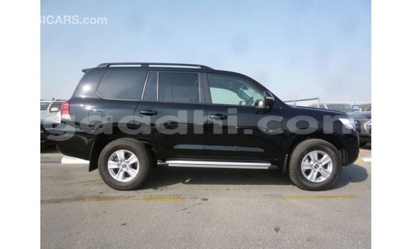 Acheter Import Voiture Toyota Land Cruiser Noir à Import - Dubai, Somalie Acheter Import Voiture Toyota Land Cruiser Noir à Import - Dubai, Somalie