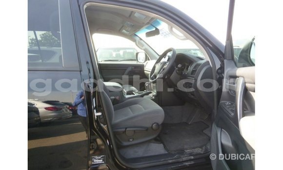 Acheter Import Voiture Toyota Land Cruiser Noir à Import - Dubai, Somalie Acheter Import Voiture Toyota Land Cruiser Noir à Import - Dubai, Somalie