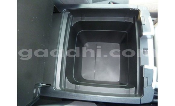 Acheter Import Voiture Toyota Land Cruiser Noir à Import - Dubai, Somalie Acheter Import Voiture Toyota Land Cruiser Noir à Import - Dubai, Somalie