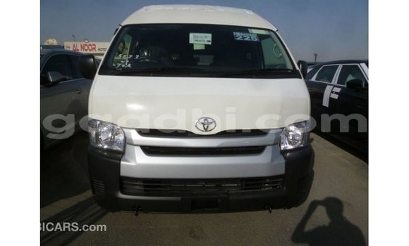 Acheter Import Voiture Toyota Hiace Blanc à Import - Dubai, Somalie Acheter Import Voiture Toyota Hiace Blanc à Import - Dubai, Somalie