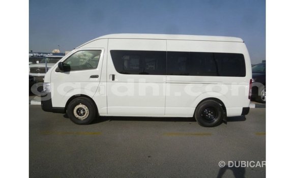 Acheter Import Voiture Toyota Hiace Blanc à Import - Dubai, Somalie Acheter Import Voiture Toyota Hiace Blanc à Import - Dubai, Somalie