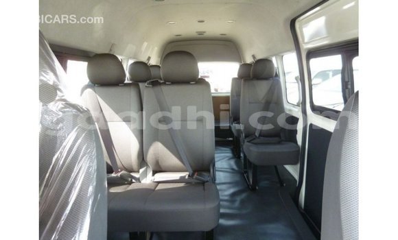 Acheter Import Voiture Toyota Hiace Blanc à Import - Dubai, Somalie Acheter Import Voiture Toyota Hiace Blanc à Import - Dubai, Somalie