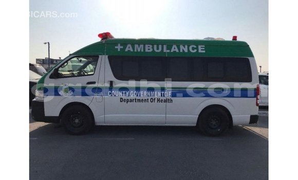 Acheter Import Voiture Toyota Hiace Blanc à Import - Dubai, Somalie Acheter Import Voiture Toyota Hiace Blanc à Import - Dubai, Somalie