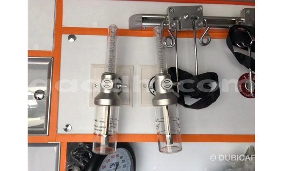 Acheter Import Voiture Toyota Hiace Blanc à Import - Dubai, Somalie Acheter Import Voiture Toyota Hiace Blanc à Import - Dubai, Somalie