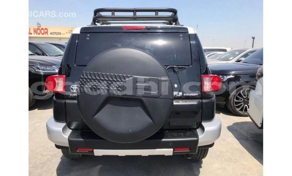 ይግዙ Imported Toyota FJ Cruiser ጥቁር መኪና በ Import - Dubai በ ሶማሊያ ይግዙ Imported Toyota FJ Cruiser ጥቁር መኪና በ Import - Dubai በ ሶማሊያ