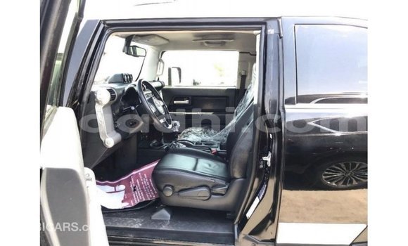 ይግዙ Imported Toyota FJ Cruiser ጥቁር መኪና በ Import - Dubai በ ሶማሊያ ይግዙ Imported Toyota FJ Cruiser ጥቁር መኪና በ Import - Dubai በ ሶማሊያ