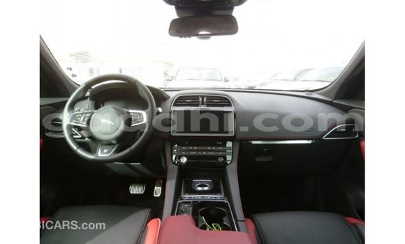 Acheter Import Voiture Jaguar F-Pace Noir à Import - Dubai, Somalie Acheter Import Voiture Jaguar F-Pace Noir à Import - Dubai, Somalie