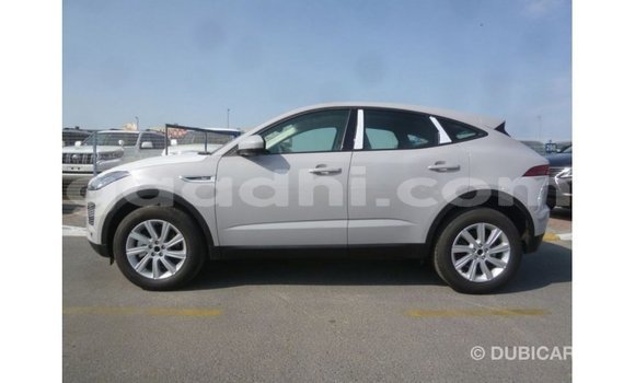 Acheter Import Voiture Jaguar E-Pace Blanc à Import - Dubai, Somalie Acheter Import Voiture Jaguar E-Pace Blanc à Import - Dubai, Somalie