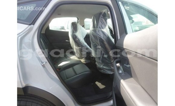 Acheter Import Voiture Jaguar E-Pace Blanc à Import - Dubai, Somalie Acheter Import Voiture Jaguar E-Pace Blanc à Import - Dubai, Somalie