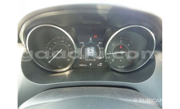 Acheter Import Voiture Jaguar E-Pace Blanc à Import - Dubai, Somalie Acheter Import Voiture Jaguar E-Pace Blanc à Import - Dubai, Somalie