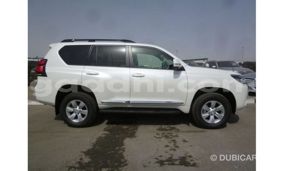 Acheter Import Voiture Toyota Prado Blanc à Import - Dubai, Somalie Acheter Import Voiture Toyota Prado Blanc à Import - Dubai, Somalie