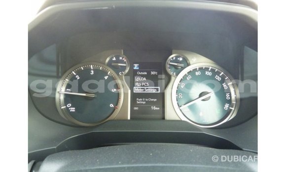 Acheter Import Voiture Toyota Prado Blanc à Import - Dubai, Somalie Acheter Import Voiture Toyota Prado Blanc à Import - Dubai, Somalie