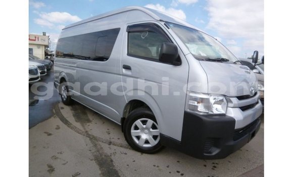 Acheter Import Voiture Toyota Hiace Autre à Import - Dubai, Somalie Acheter Import Voiture Toyota Hiace Autre à Import - Dubai, Somalie