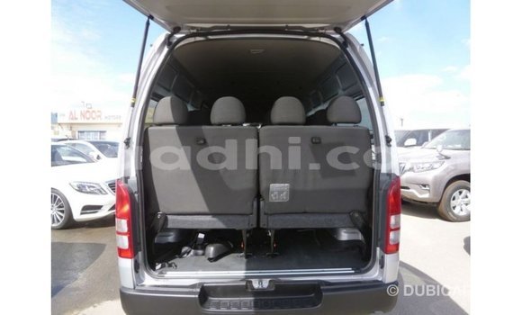 Acheter Import Voiture Toyota Hiace Autre à Import - Dubai, Somalie Acheter Import Voiture Toyota Hiace Autre à Import - Dubai, Somalie