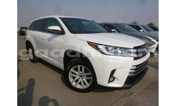 ይግዙ Imported Toyota Kluger ነጭ መኪና በ Import - Dubai በ ሶማሊያ ይግዙ Imported Toyota Kluger ነጭ መኪና በ Import - Dubai በ ሶማሊያ