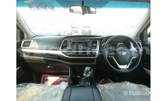 ይግዙ Imported Toyota Kluger ነጭ መኪና በ Import - Dubai በ ሶማሊያ ይግዙ Imported Toyota Kluger ነጭ መኪና በ Import - Dubai በ ሶማሊያ