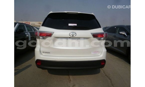 ይግዙ Imported Toyota Kluger ነጭ መኪና በ Import - Dubai በ ሶማሊያ ይግዙ Imported Toyota Kluger ነጭ መኪና በ Import - Dubai በ ሶማሊያ