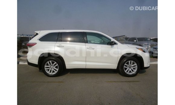 ይግዙ Imported Toyota Kluger ነጭ መኪና በ Import - Dubai በ ሶማሊያ ይግዙ Imported Toyota Kluger ነጭ መኪና በ Import - Dubai በ ሶማሊያ