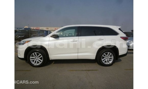 ይግዙ Imported Toyota Kluger ነጭ መኪና በ Import - Dubai በ ሶማሊያ ይግዙ Imported Toyota Kluger ነጭ መኪና በ Import - Dubai በ ሶማሊያ