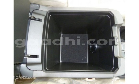 ይግዙ Imported Toyota Prado ነጭ መኪና በ Import - Dubai በ ሶማሊያ ይግዙ Imported Toyota Prado ነጭ መኪና በ Import - Dubai በ ሶማሊያ