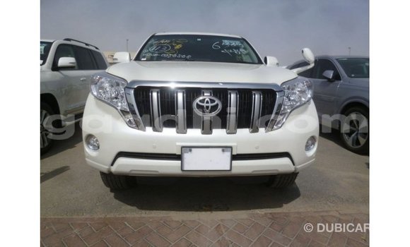Acheter Import Voiture Toyota Prado Blanc à Import - Dubai, Somalie Acheter Import Voiture Toyota Prado Blanc à Import - Dubai, Somalie