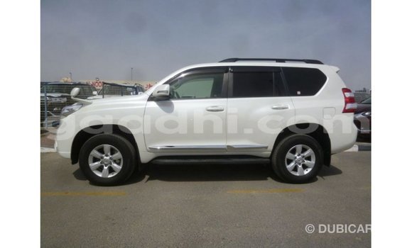 Acheter Import Voiture Toyota Prado Blanc à Import - Dubai, Somalie Acheter Import Voiture Toyota Prado Blanc à Import - Dubai, Somalie