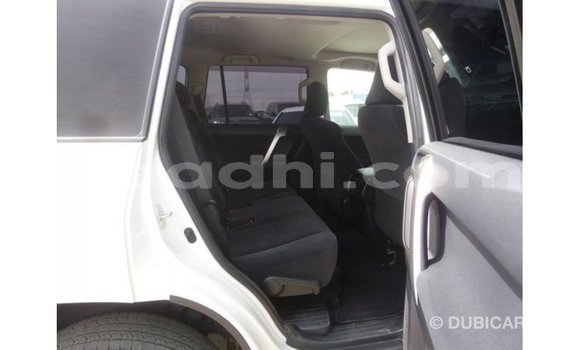 Acheter Import Voiture Toyota Prado Blanc à Import - Dubai, Somalie Acheter Import Voiture Toyota Prado Blanc à Import - Dubai, Somalie