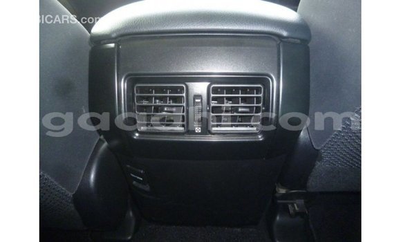 Acheter Import Voiture Toyota Prado Blanc à Import - Dubai, Somalie Acheter Import Voiture Toyota Prado Blanc à Import - Dubai, Somalie