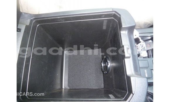 Acheter Import Voiture Toyota Prado Autre à Import - Dubai, Somalie Acheter Import Voiture Toyota Prado Autre à Import - Dubai, Somalie