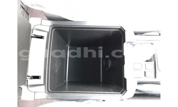 Acheter Import Voiture Toyota Prado Noir à Import - Dubai, Somalie Acheter Import Voiture Toyota Prado Noir à Import - Dubai, Somalie