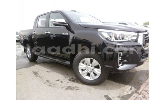 Acheter Import Voiture Toyota Hilux Noir à Import - Dubai, Somalie Acheter Import Voiture Toyota Hilux Noir à Import - Dubai, Somalie