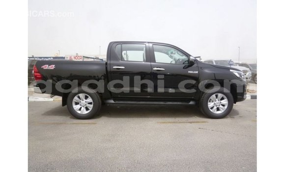 Acheter Import Voiture Toyota Hilux Noir à Import - Dubai, Somalie Acheter Import Voiture Toyota Hilux Noir à Import - Dubai, Somalie
