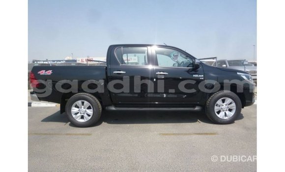 Acheter Import Voiture Toyota Hilux Noir à Import - Dubai, Somalie Acheter Import Voiture Toyota Hilux Noir à Import - Dubai, Somalie