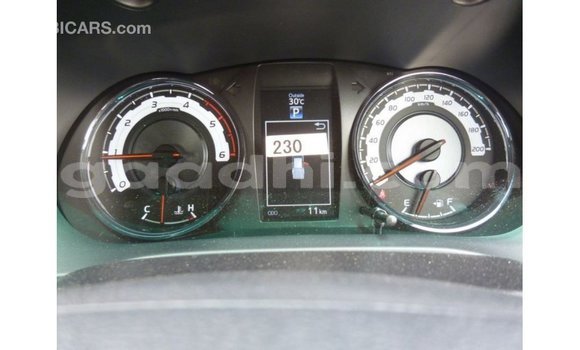 Acheter Import Voiture Toyota Hilux Blanc à Import - Dubai, Somalie Acheter Import Voiture Toyota Hilux Blanc à Import - Dubai, Somalie