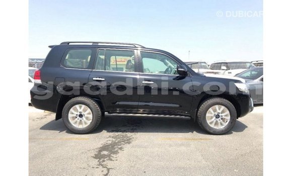 Acheter Import Voiture Toyota Land Cruiser Noir à Import - Dubai, Somalie Acheter Import Voiture Toyota Land Cruiser Noir à Import - Dubai, Somalie