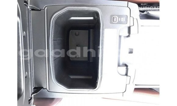 Acheter Import Voiture Toyota Land Cruiser Noir à Import - Dubai, Somalie Acheter Import Voiture Toyota Land Cruiser Noir à Import - Dubai, Somalie