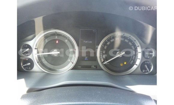 Acheter Import Voiture Toyota Land Cruiser Blanc à Import - Dubai, Somalie Acheter Import Voiture Toyota Land Cruiser Blanc à Import - Dubai, Somalie