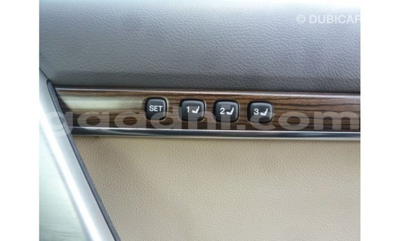 Acheter Import Voiture Toyota Land Cruiser Noir à Import - Dubai, Somalie Acheter Import Voiture Toyota Land Cruiser Noir à Import - Dubai, Somalie