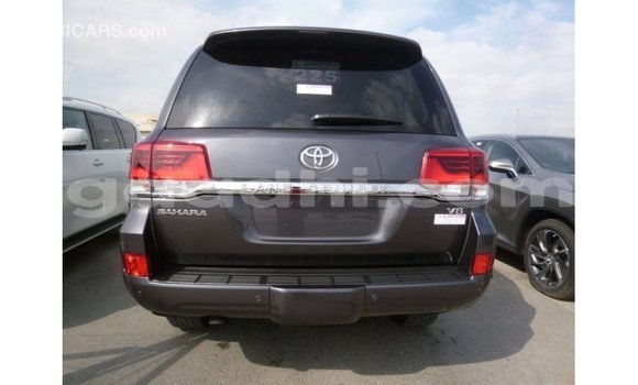 ይግዙ Imported Toyota Land Cruiser ሌላ መኪና በ Import - Dubai በ ሶማሊያ ይግዙ Imported Toyota Land Cruiser ሌላ መኪና በ Import - Dubai በ ሶማሊያ