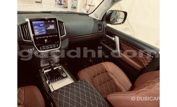 Imported Toyota Land Cruiser Black Makiinaa iti Import - Dubai keessatti Somalia keessatti Imported Toyota Land Cruiser Black Makiinaa iti Import - Dubai keessatti Somalia keessatti