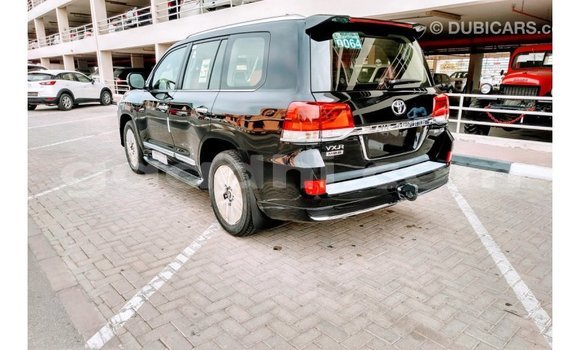 Imported Toyota Land Cruiser Black Makiinaa iti Import - Dubai keessatti Somalia keessatti Imported Toyota Land Cruiser Black Makiinaa iti Import - Dubai keessatti Somalia keessatti
