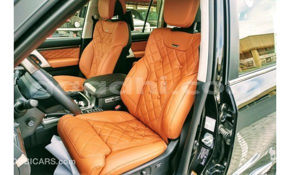 Imported Toyota Land Cruiser Black Makiinaa iti Import - Dubai keessatti Somalia keessatti Imported Toyota Land Cruiser Black Makiinaa iti Import - Dubai keessatti Somalia keessatti