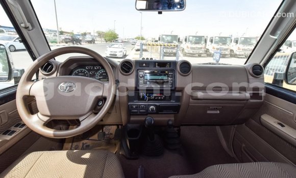 اشتري Imported Toyota Land Cruiser آخر سيارة في Import - Dubai في الصومال اشتري Imported Toyota Land Cruiser آخر سيارة في Import - Dubai في الصومال